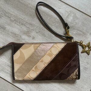 Y2K Vintage Coach Signature Chevron Patchwork Wristlet